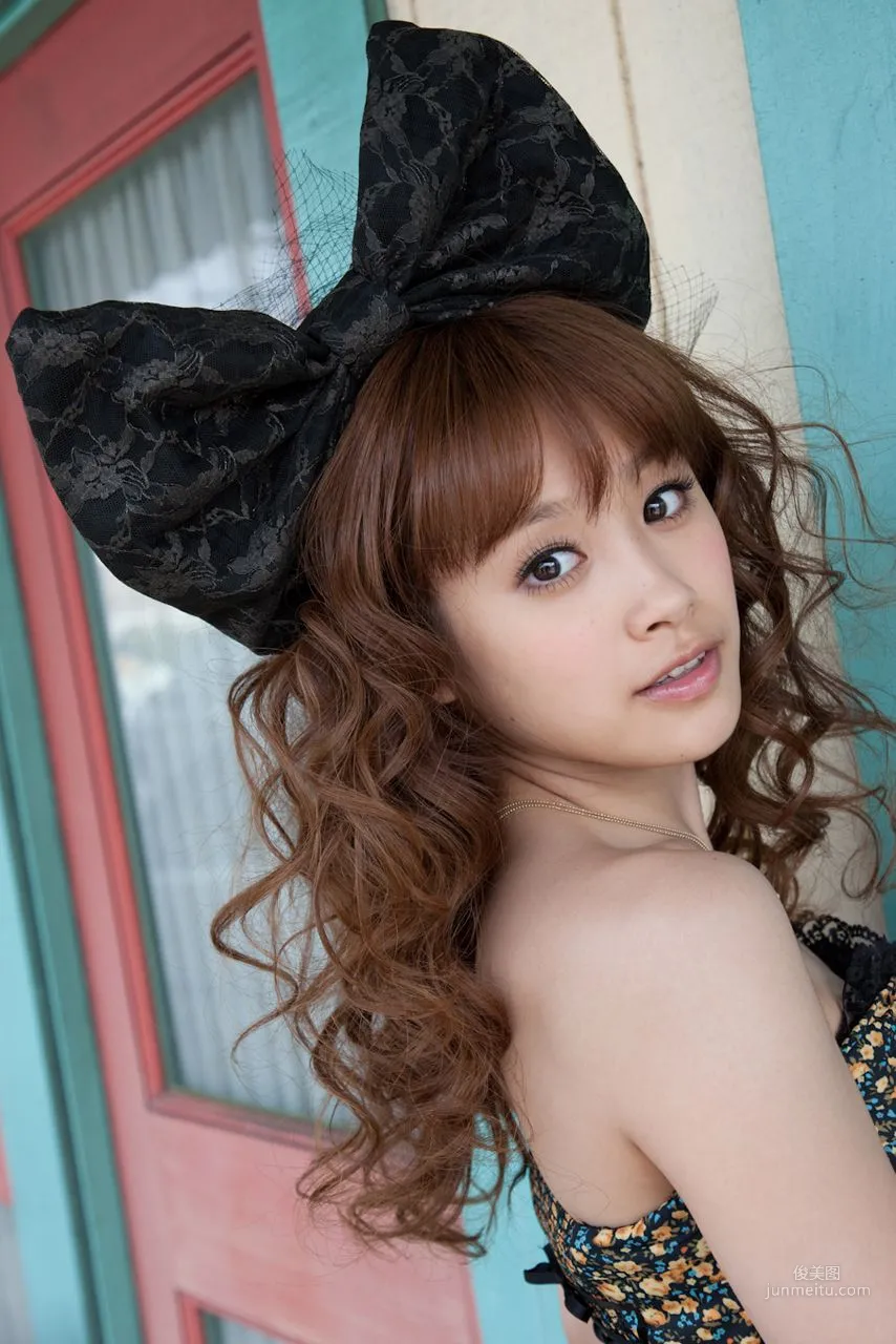 Ai Takahashi [Hello! Project Digital Books] Vol.74 Photo Set photo 17