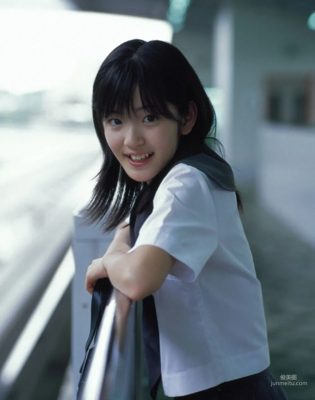 Airi Suzuki [Hello! Project Digital Books] Vol.43 Photo Set photo 9