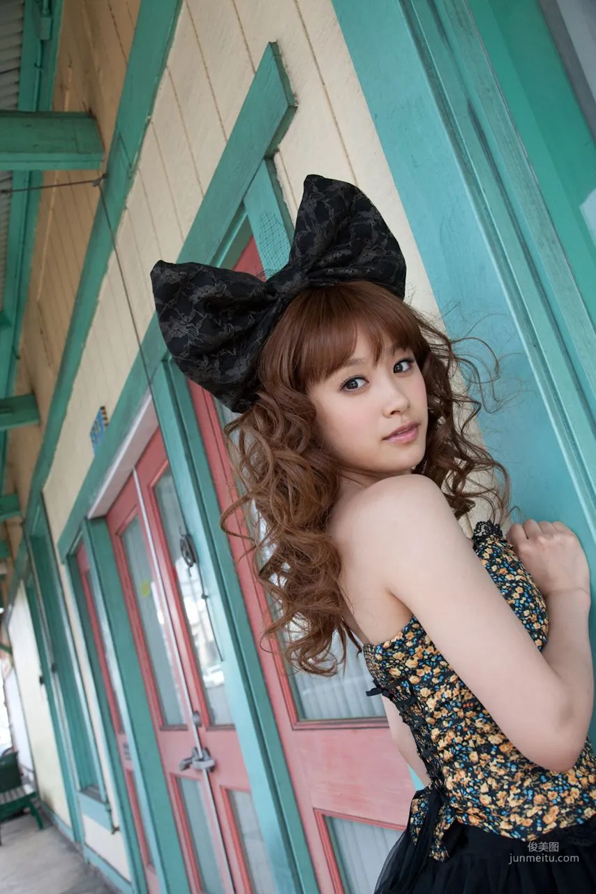 Ai Takahashi [Hello! Project Digital Books] Vol.74 Photo Set photo 16