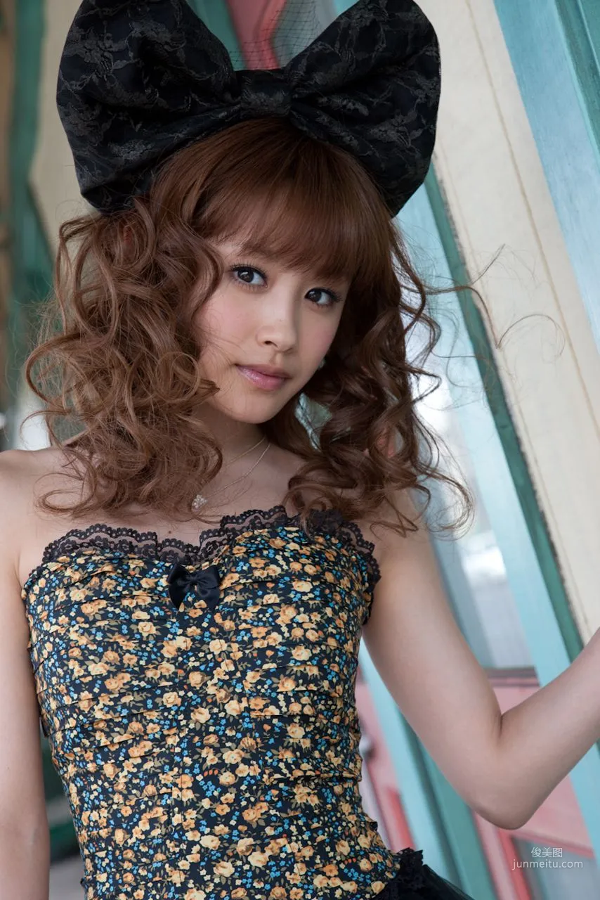 Ai Takahashi [Hello! Project Digital Books] Vol.74 Photo Set photo 15