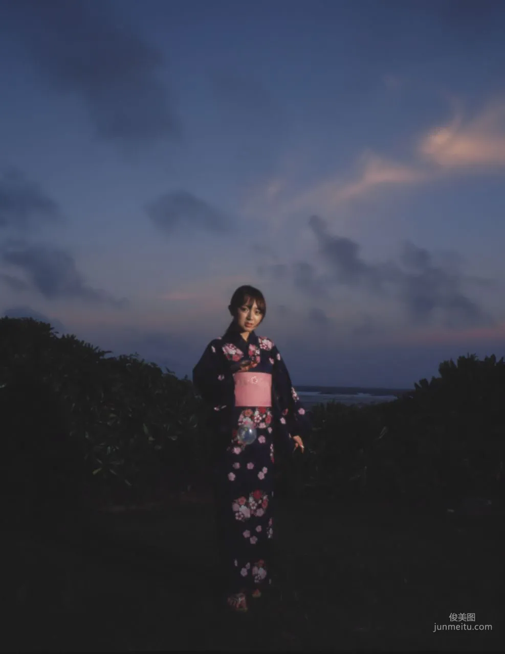 Asami Konno, Asami Konno [Hello! Project Digital Books] Vol.05 Photo Set photo 79