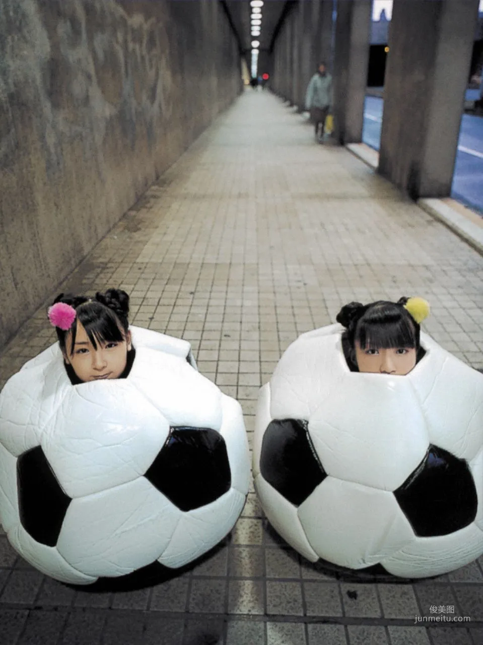 加护亚依、辻希美 [Hello! Project Digital Books] Vol.10 写真集4
