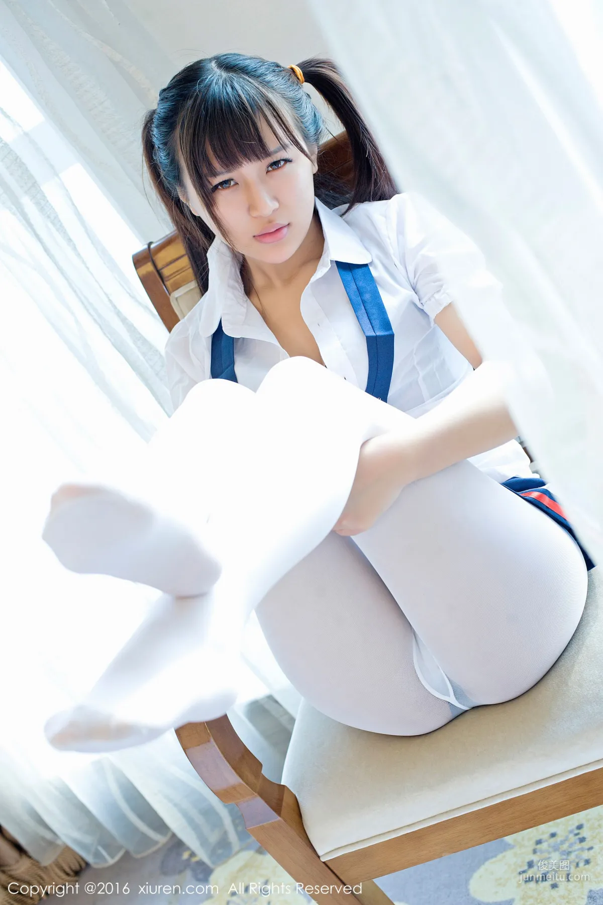 v Xixixixien v (Li Jiatong), Japanese Style Short Skirt, Kawaii Lingerie, School Uniform White Stockings [XiuRen] No.672 Photo Set photo 48