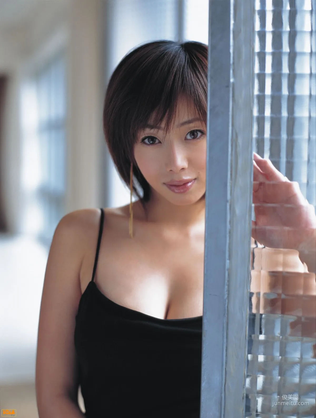 [Bomb.TV] 2005年04月刊 Waka Inoue 井上和香 写真集55