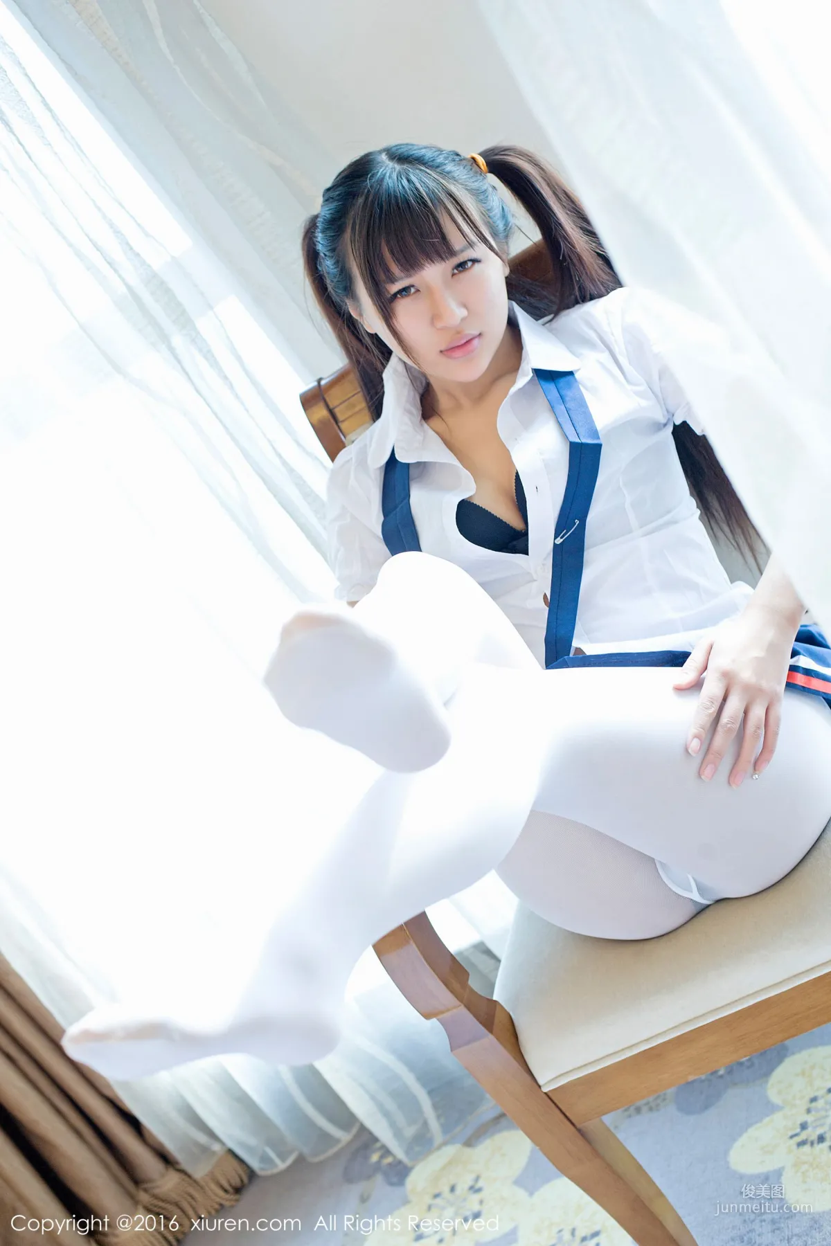 v Xixixixien v (Li Jiatong), Japanese Style Short Skirt, Kawaii Lingerie, School Uniform White Stockings [XiuRen] No.672 Photo Set photo 47