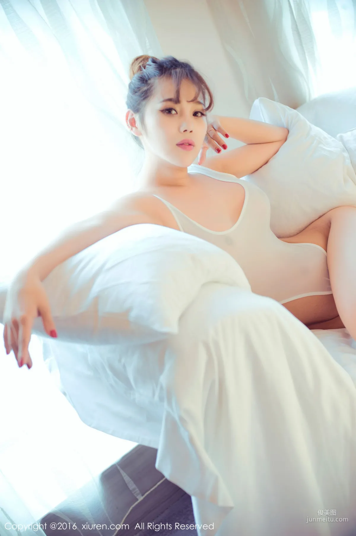 Zhou Yuran High-Cut Swimsuit, Cleavage Lingerie, High Heels and Beautiful Legs, White Ultra-Short Tank Top [XiuRen] No.633 Photo Set photo 51