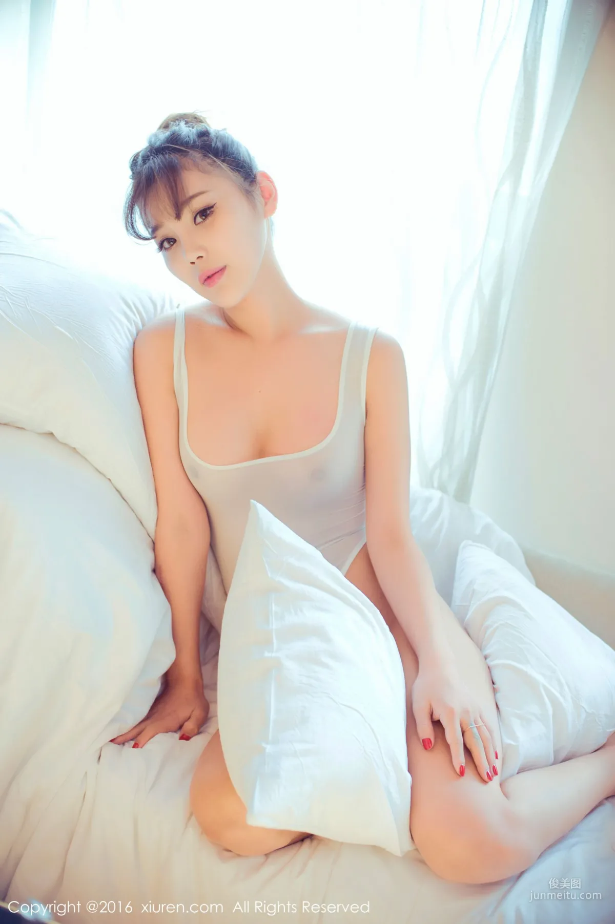 Zhou Yuran High-Cut Swimsuit, Cleavage Lingerie, High Heels and Beautiful Legs, White Ultra-Short Tank Top [XiuRen] No.633 Photo Set photo 61