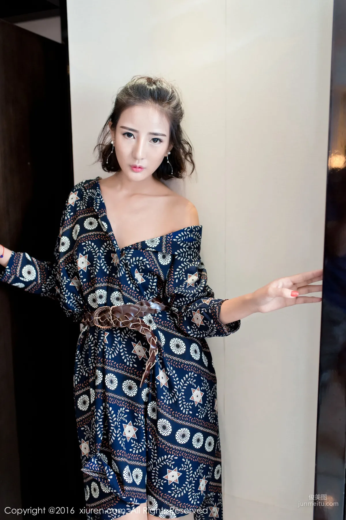 Mei Ge, An Elegant Girl Combining Sexiness, Fashion and Stocking Legs [XiuRen] No.561 Photo Set photo 9