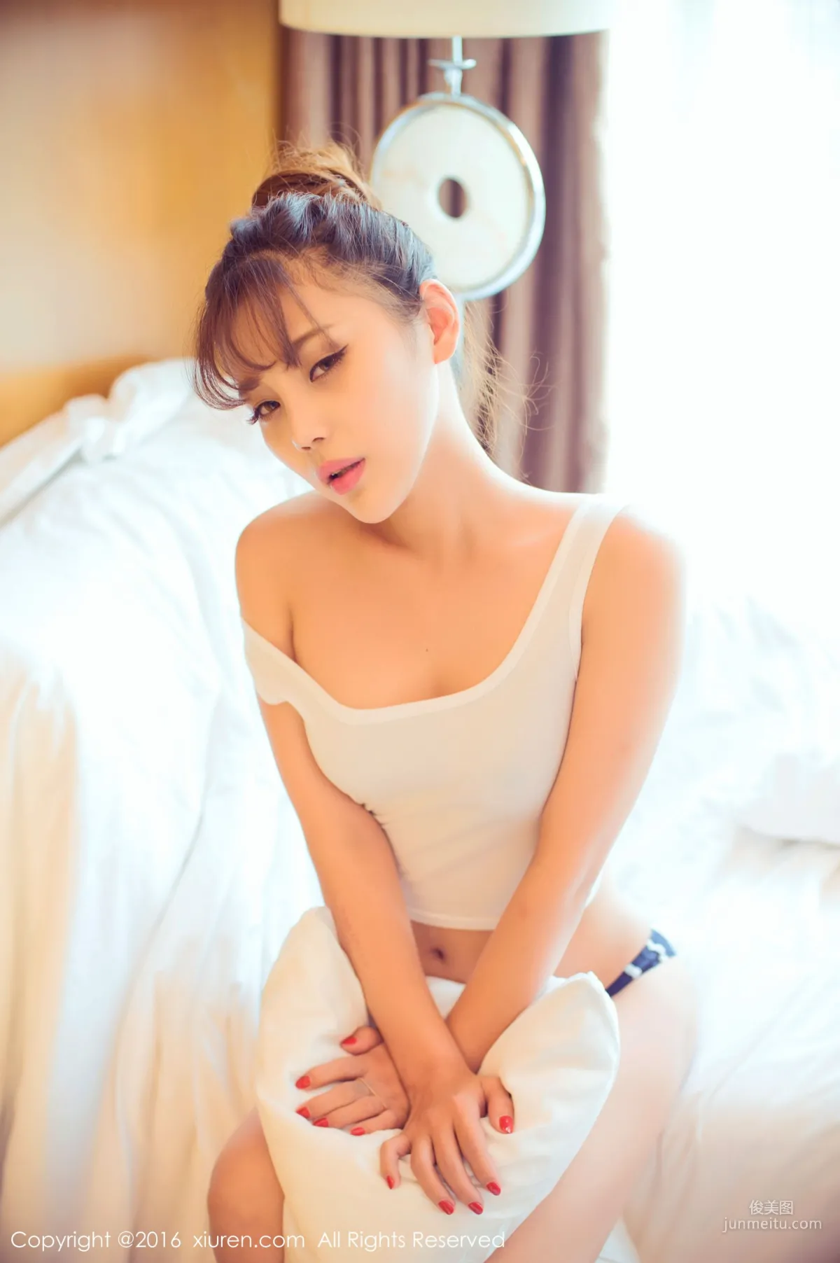 Zhou Yuran High-Cut Swimsuit, Cleavage Lingerie, High Heels and Beautiful Legs, White Ultra-Short Tank Top [XiuRen] No.633 Photo Set photo 7