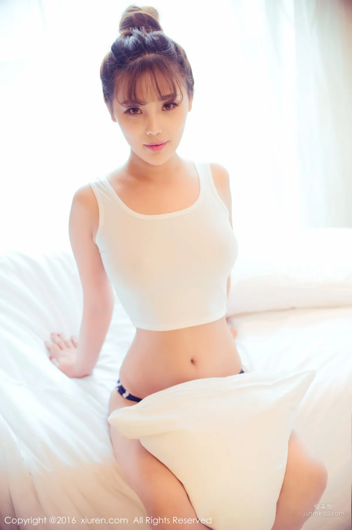 Zhou Yuran High-Cut Swimsuit, Cleavage Lingerie, High Heels and Beautiful Legs, White Ultra-Short Tank Top [XiuRen] No.633 Photo Set photo 1
