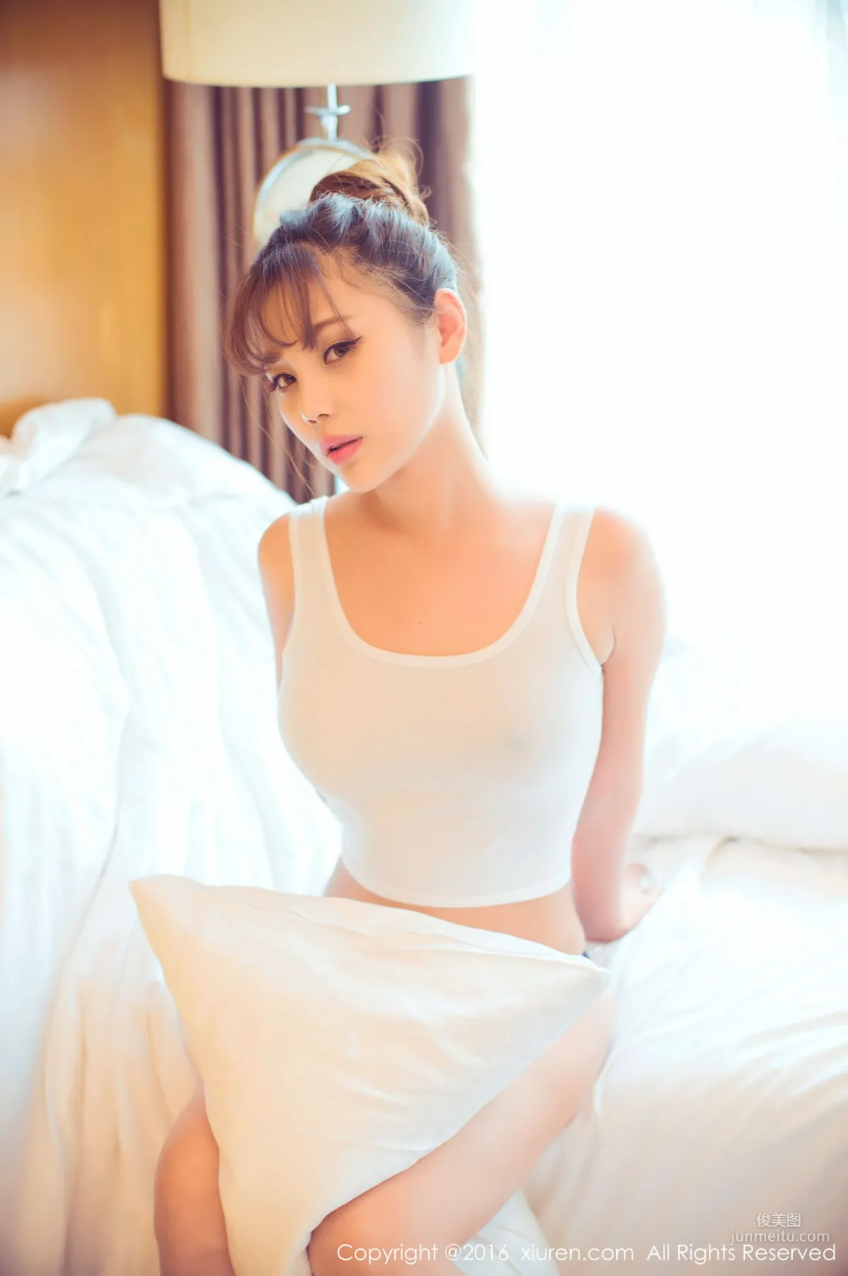 Zhou Yuran High-Cut Swimsuit, Cleavage Lingerie, High Heels and Beautiful Legs, White Ultra-Short Tank Top [XiuRen] No.633 Photo Set photo 8