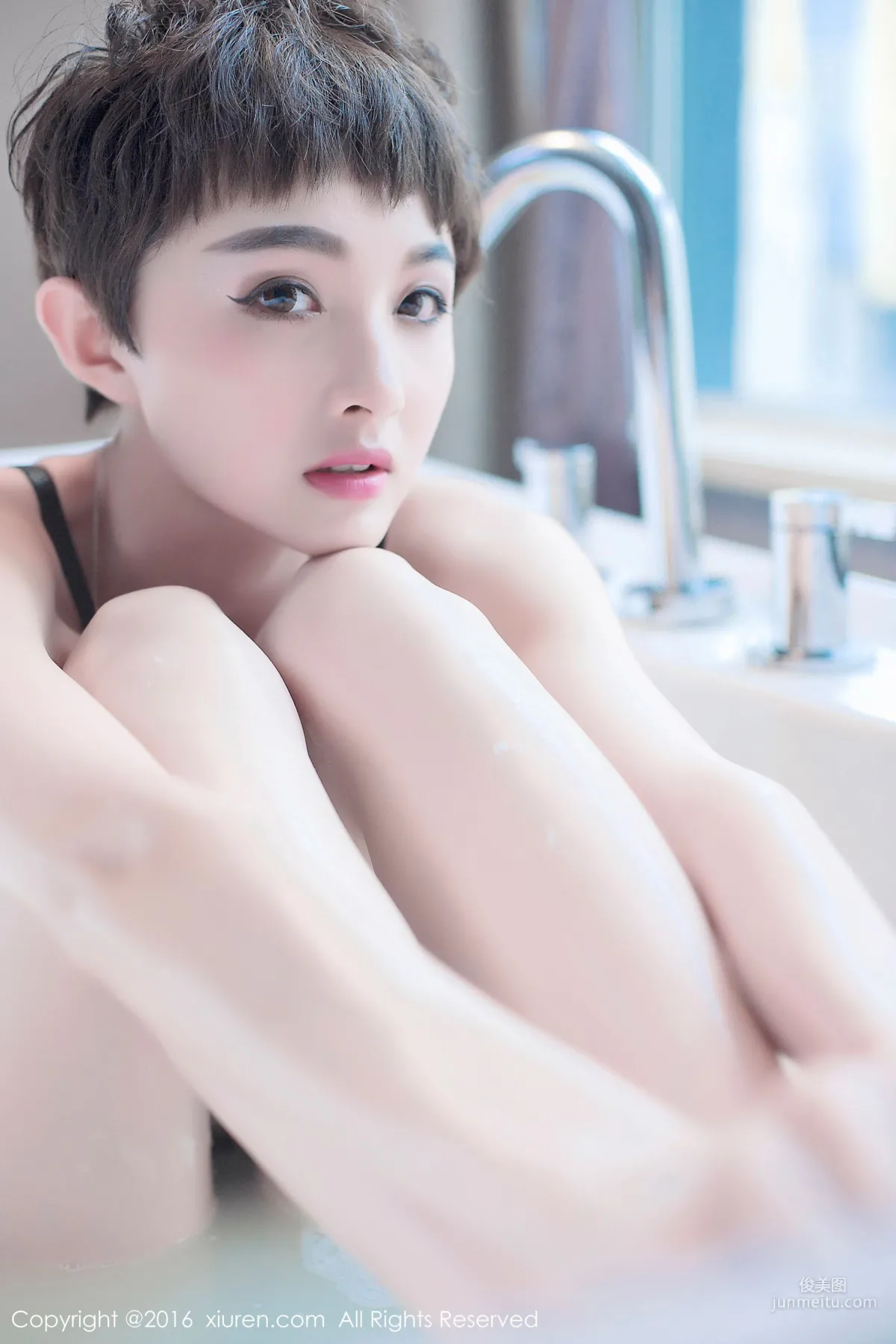 baby_kiki 《A Real Beautiful Flight Attendant's Leisure Time》 [XiuRen] No.657 Photo Set photo 33