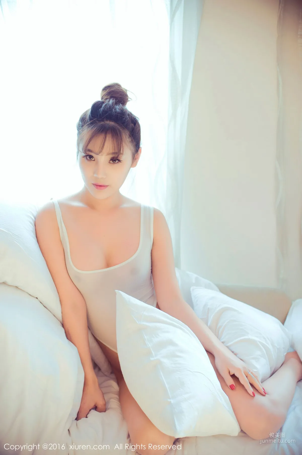 Zhou Yuran High-Cut Swimsuit, Cleavage Lingerie, High Heels and Beautiful Legs, White Ultra-Short Tank Top [XiuRen] No.633 Photo Set photo 60
