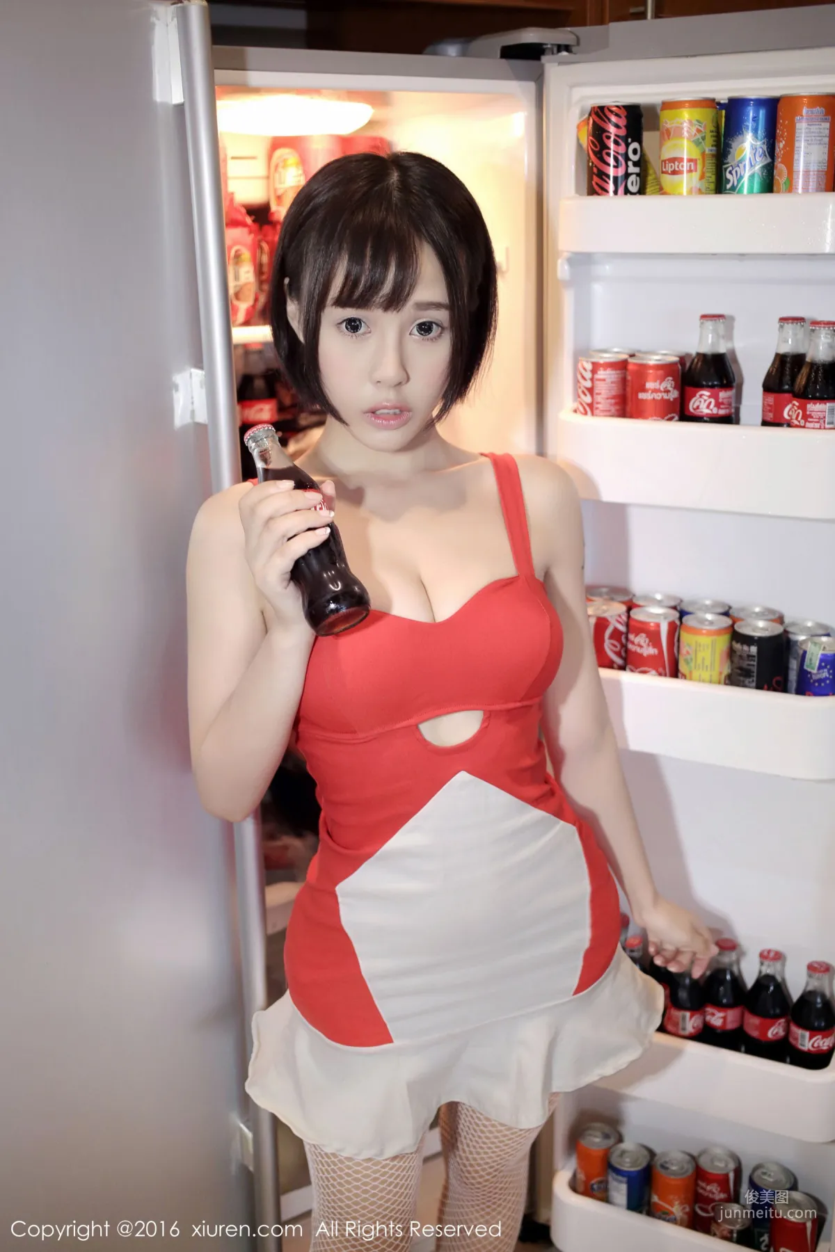 Evelyn艾莉《小红裙》 [秀人网XiuRen] No.665 写真集1