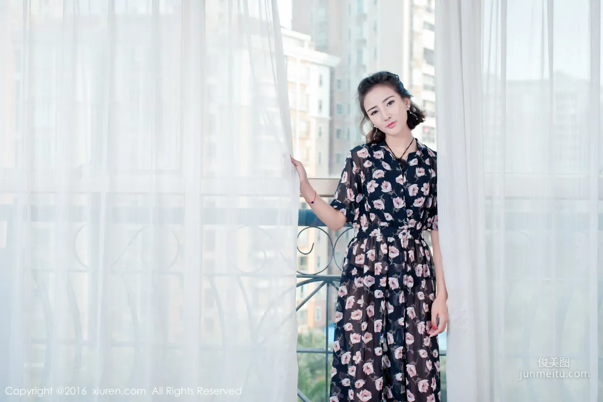Mei Ge, An Elegant Girl Combining Sexiness, Fashion and Stocking Legs [XiuRen] No.561 Photo Set photo 1