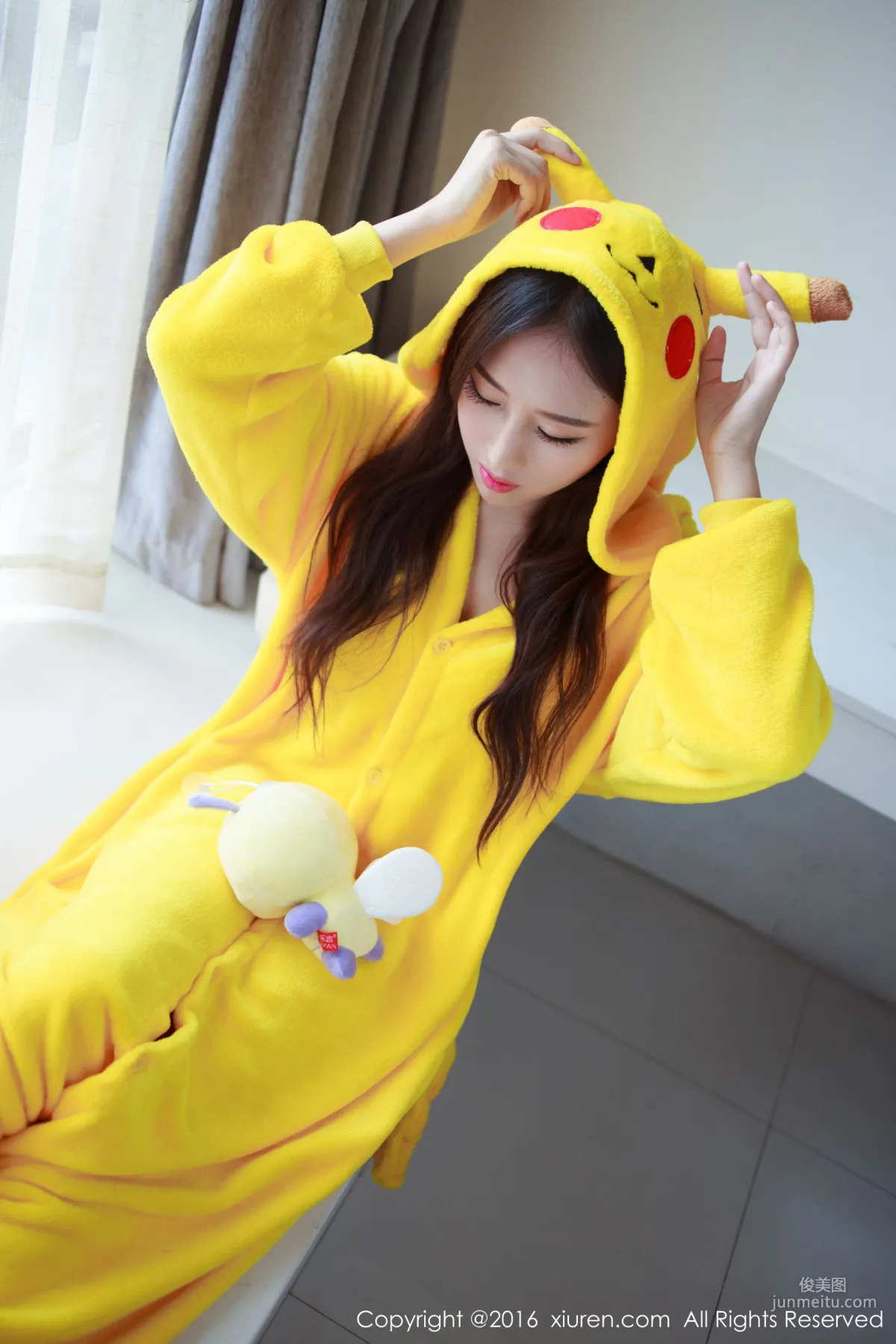 Yue Yintong "Pikachu and School Uniform" [XiuRen] No.646 Photo Set photo 3
