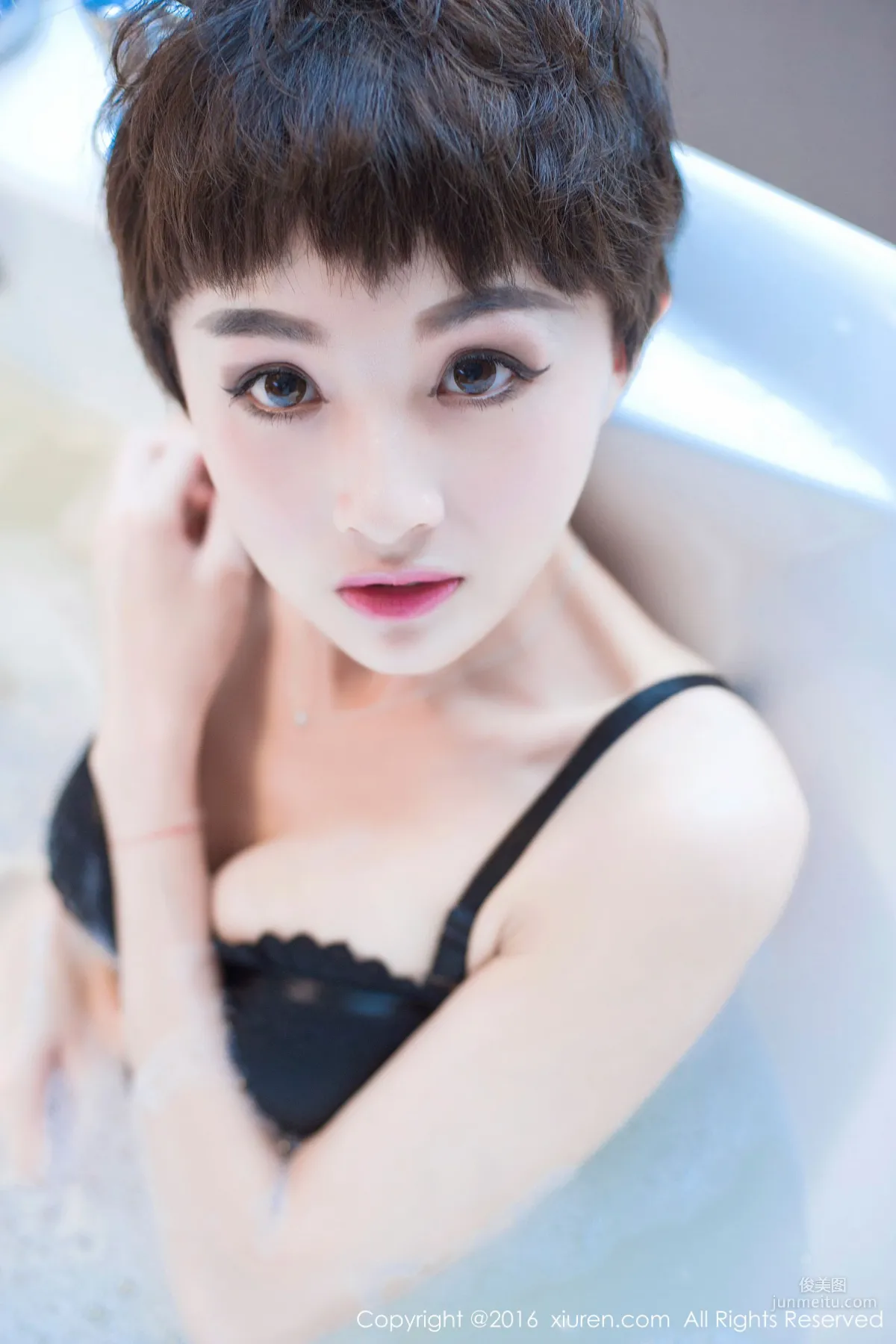 baby_kiki 《A Real Beautiful Flight Attendant's Leisure Time》 [XiuRen] No.657 Photo Set photo 3