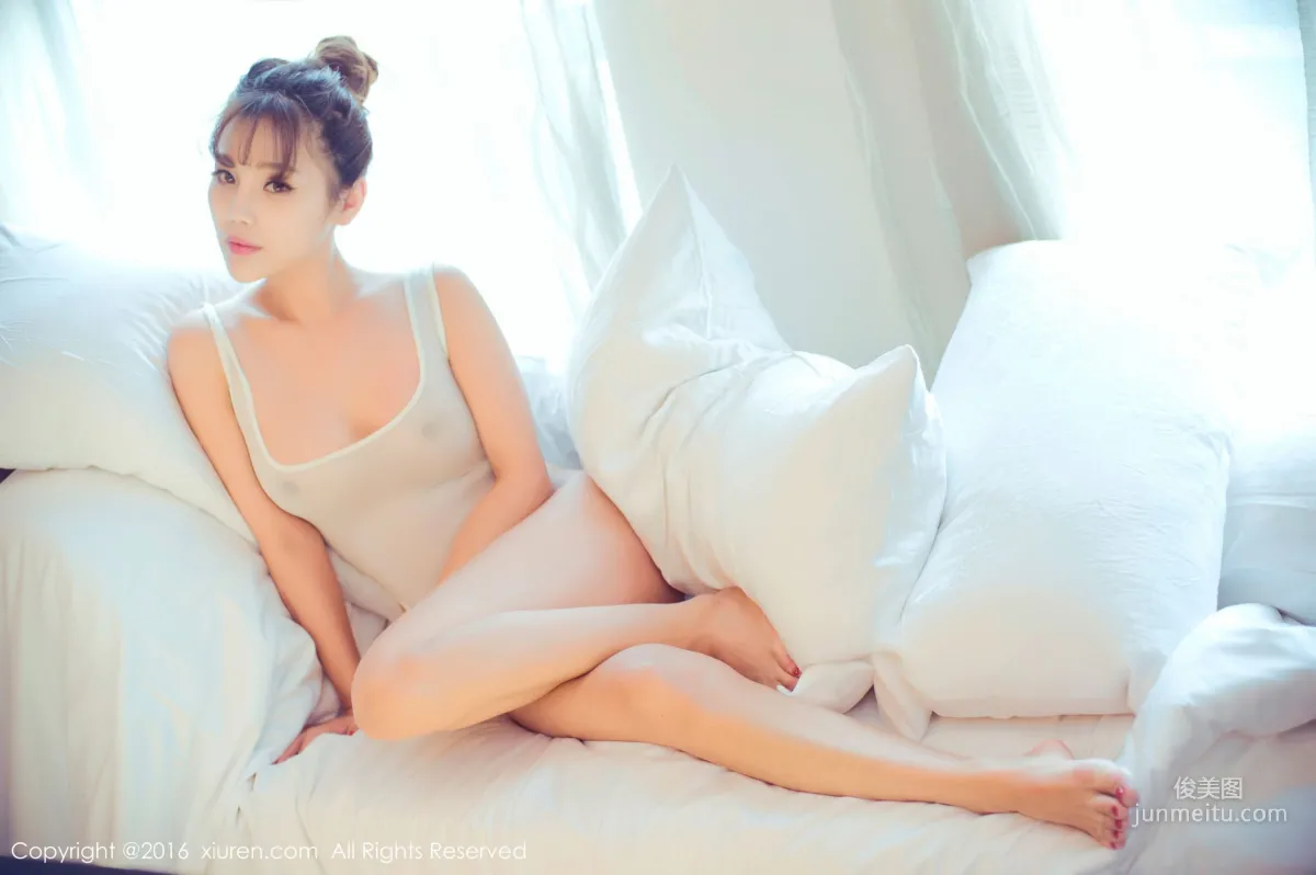 Zhou Yuran High-Cut Swimsuit, Cleavage Lingerie, High Heels and Beautiful Legs, White Ultra-Short Tank Top [XiuRen] No.633 Photo Set photo 62