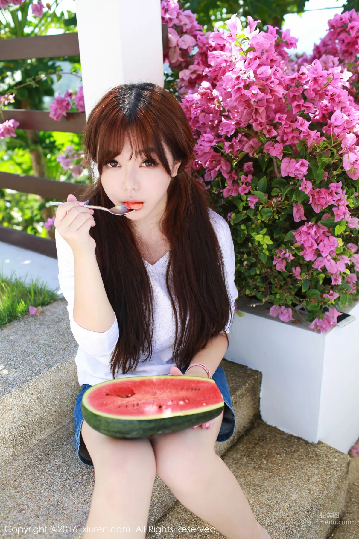 Liu Feier Faye 《Watermelon + Denim Ultra Short Skirt + Knit Lingerie》 [XiuRen] No.490 Photo Set photo 9