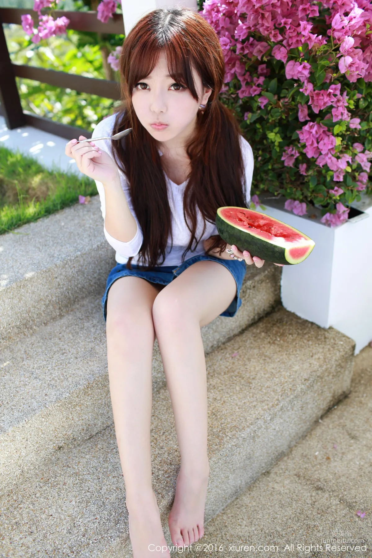 Liu Feier Faye 《Watermelon + Denim Ultra Short Skirt + Knit Lingerie》 [XiuRen] No.490 Photo Set photo 13