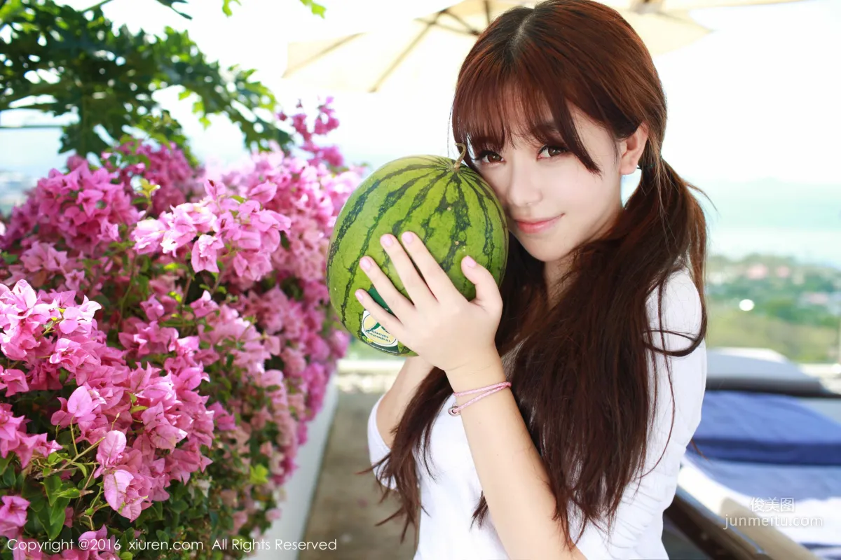 Liu Feier Faye 《Watermelon + Denim Ultra Short Skirt + Knit Lingerie》 [XiuRen] No.490 Photo Set photo 5