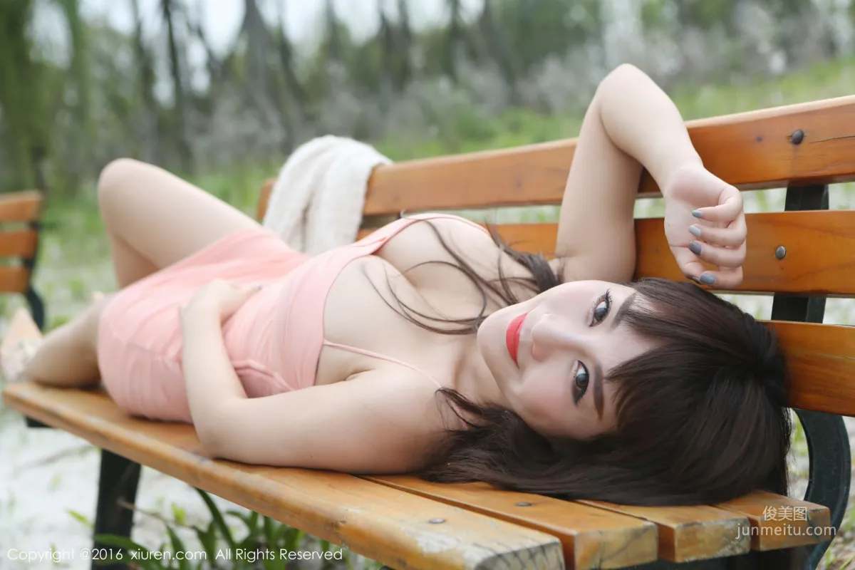 Chen Qiaobei isabella, Outdoor Shoot Ultra Short Skirt Series [XiuRen] No.529 Photo Set photo 29