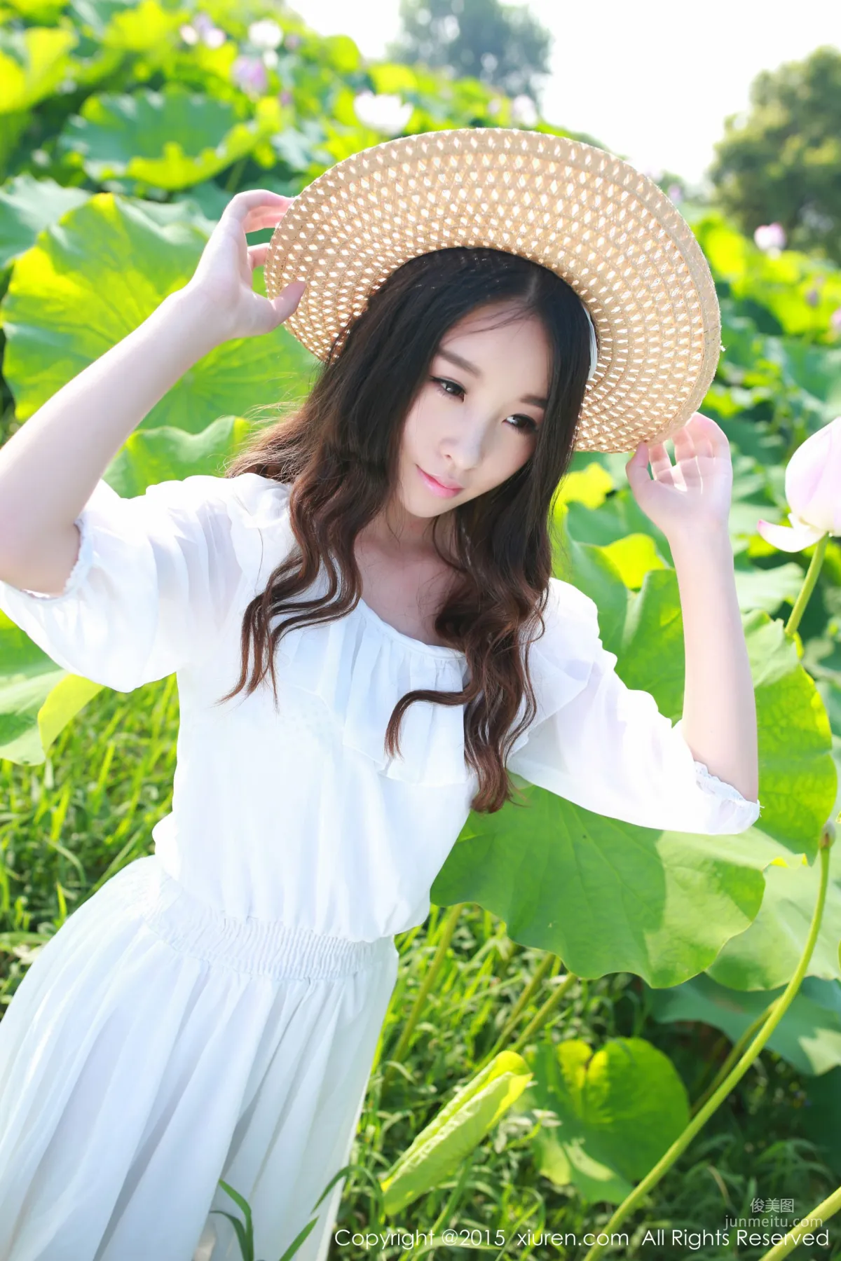 Zixuan Crystal, Fresh and Natural Outdoor Shoot, Outdoor Exposure [XiuRen] No.371 Photo Set photo 20