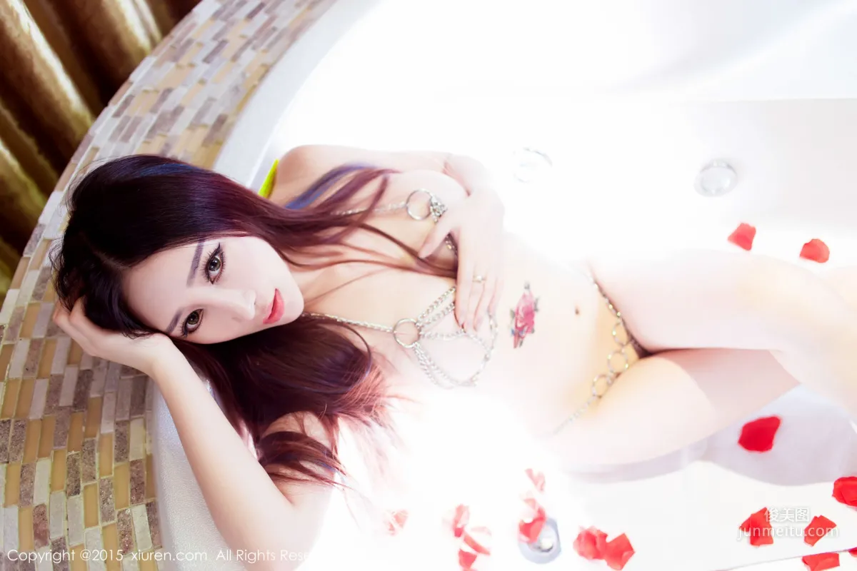 Zou Jingjing Queen, Indoor Sexy Lingerie + Bathtub Series, [XiuRen] No.411 Photo Set photo 47