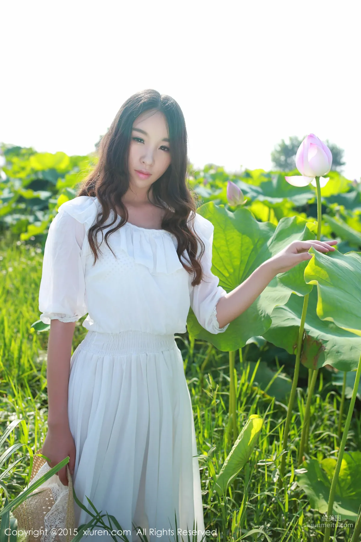 Zixuan Crystal, Fresh and Natural Outdoor Shoot, Outdoor Exposure [XiuRen] No.371 Photo Set photo 21