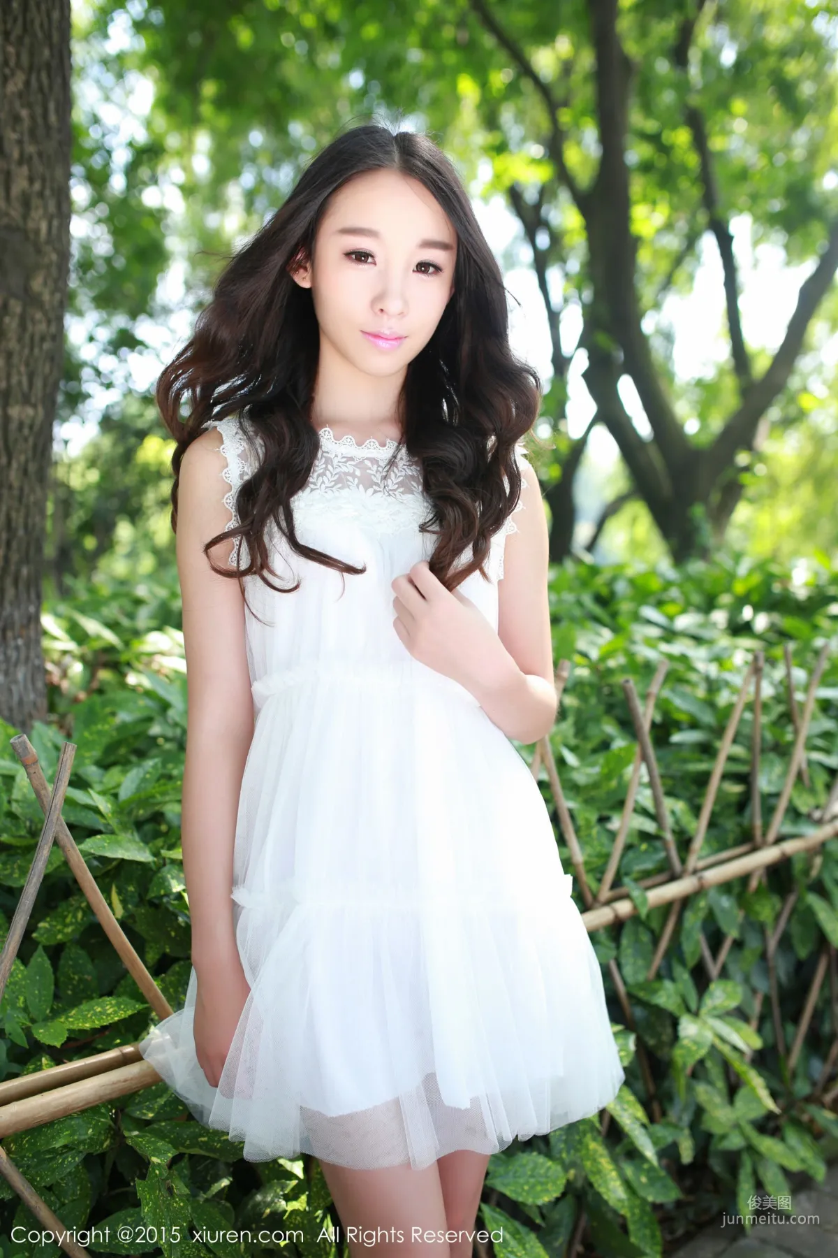 Zixuan Crystal, Fresh and Natural Outdoor Shoot, Outdoor Exposure [XiuRen] No.371 Photo Set photo 1