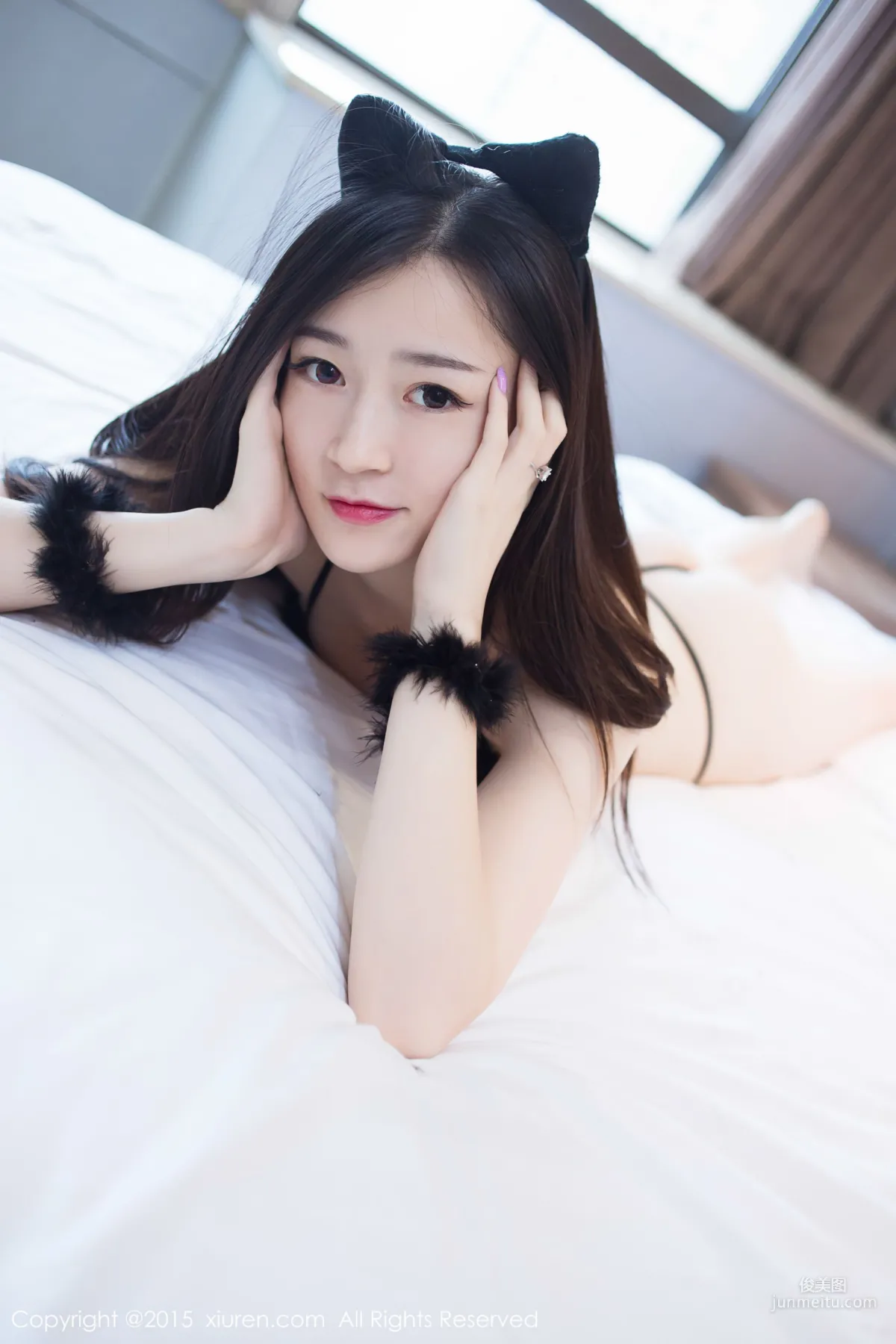 Maji Xiaotu Zi, Two Sets of Lingerie + Emperor's New Clothes [XiuRen] No.374 Photo Set photo 36