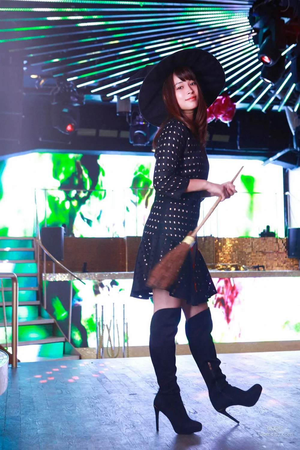 Alice Hirose, Heroine and Party! Photo Set [YS Web] Vol.679 photo 50