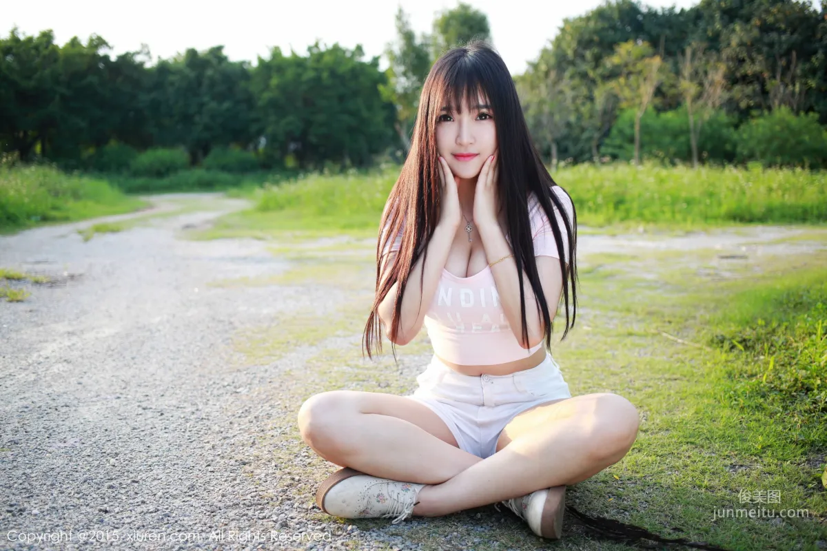 Xiayao baby, Fresh Hot Pants Girl Outdoor Shoot [XiuRen] No.345 Photo Set photo 36