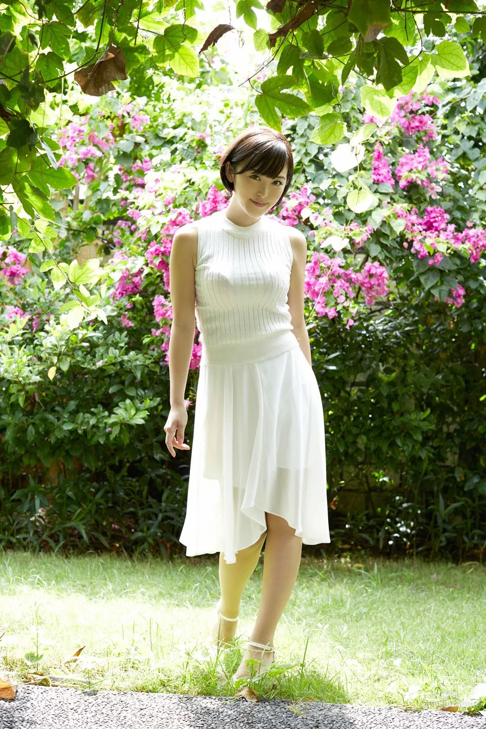 [YS Web] Vol.734 Sara Oshino 忍野さら 寫真集 1