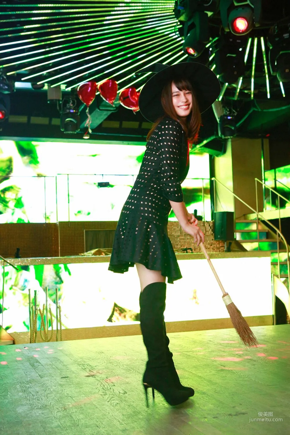 Alice Hirose, Heroine and Party! Photo Set [YS Web] Vol.679 photo 48
