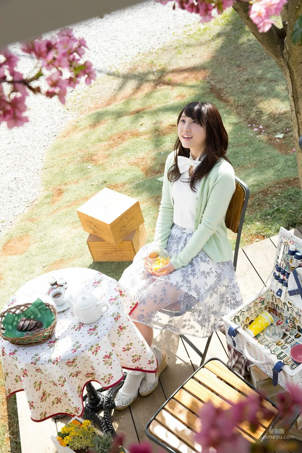 松井玲奈《春色のヒロイン》写真集 [YS Web] Vol.6451