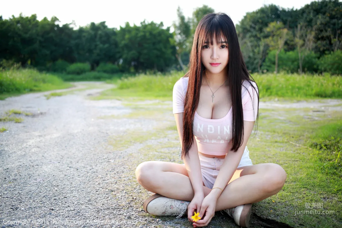 Xiayao baby, Fresh Hot Pants Girl Outdoor Shoot [XiuRen] No.345 Photo Set photo 34