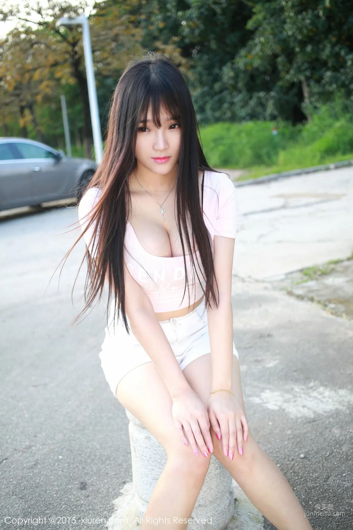 Xiayao baby, Fresh Hot Pants Girl Outdoor Shoot [XiuRen] No.345 Photo Set photo 39