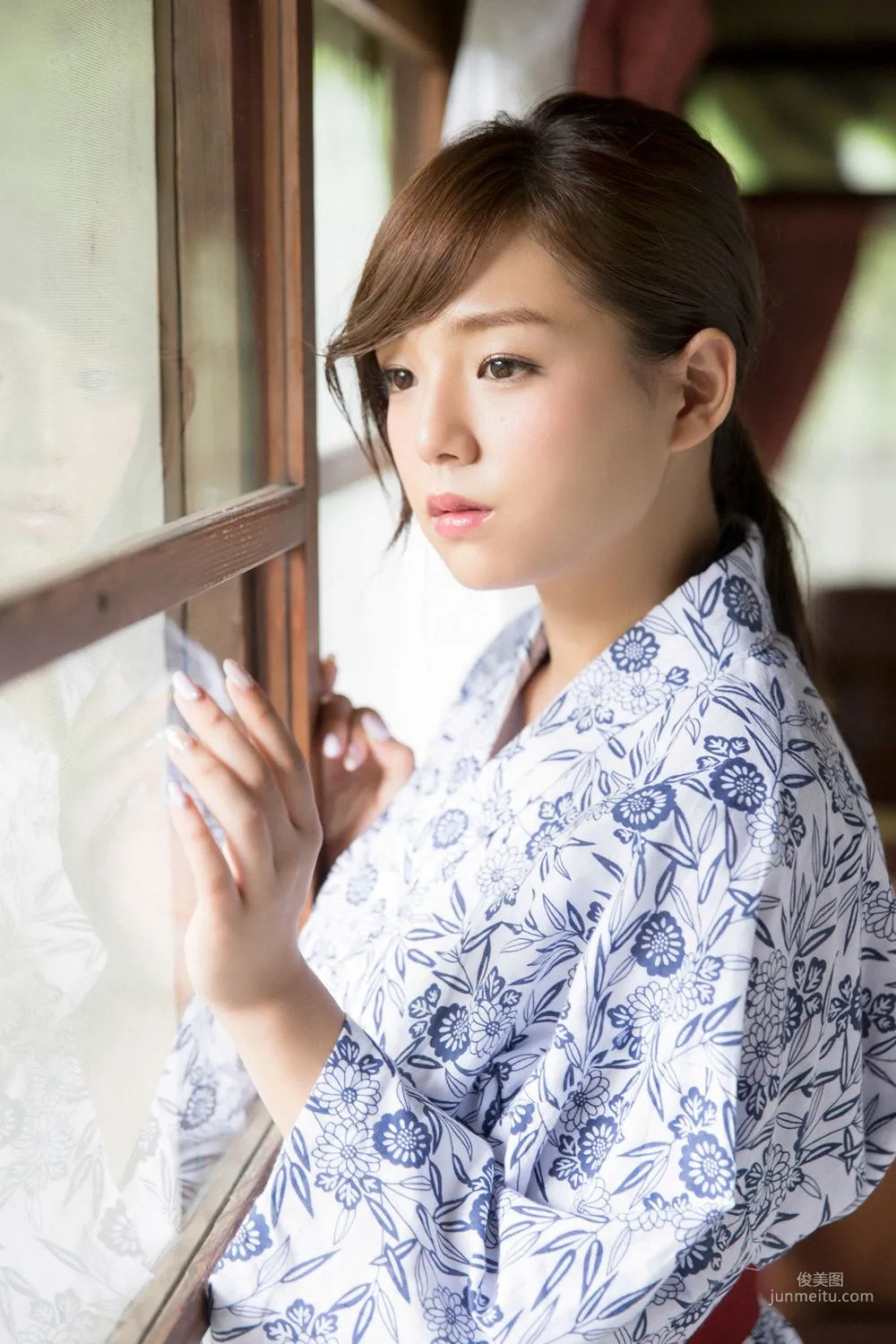 篠崎愛《あっためて･･･あげる》写真集 [YS Web] Vol.68249