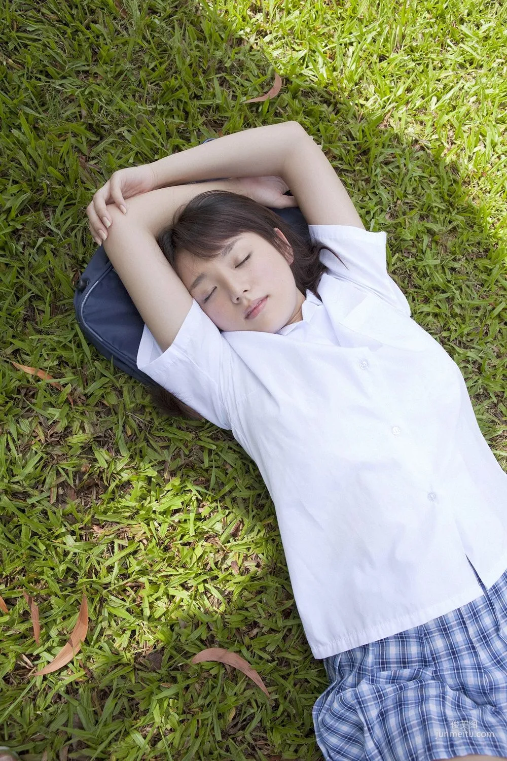 Ai Shinozaki, Rabutan and Summer Vacation Photo Set [YS Web] Vol.413 photo 24