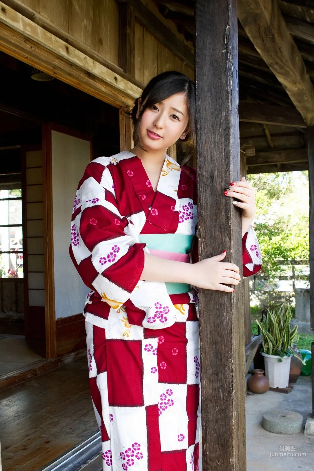 村上友梨《たわわに実った...真夏の果実！》写真集 [YS Web] Vol.5614