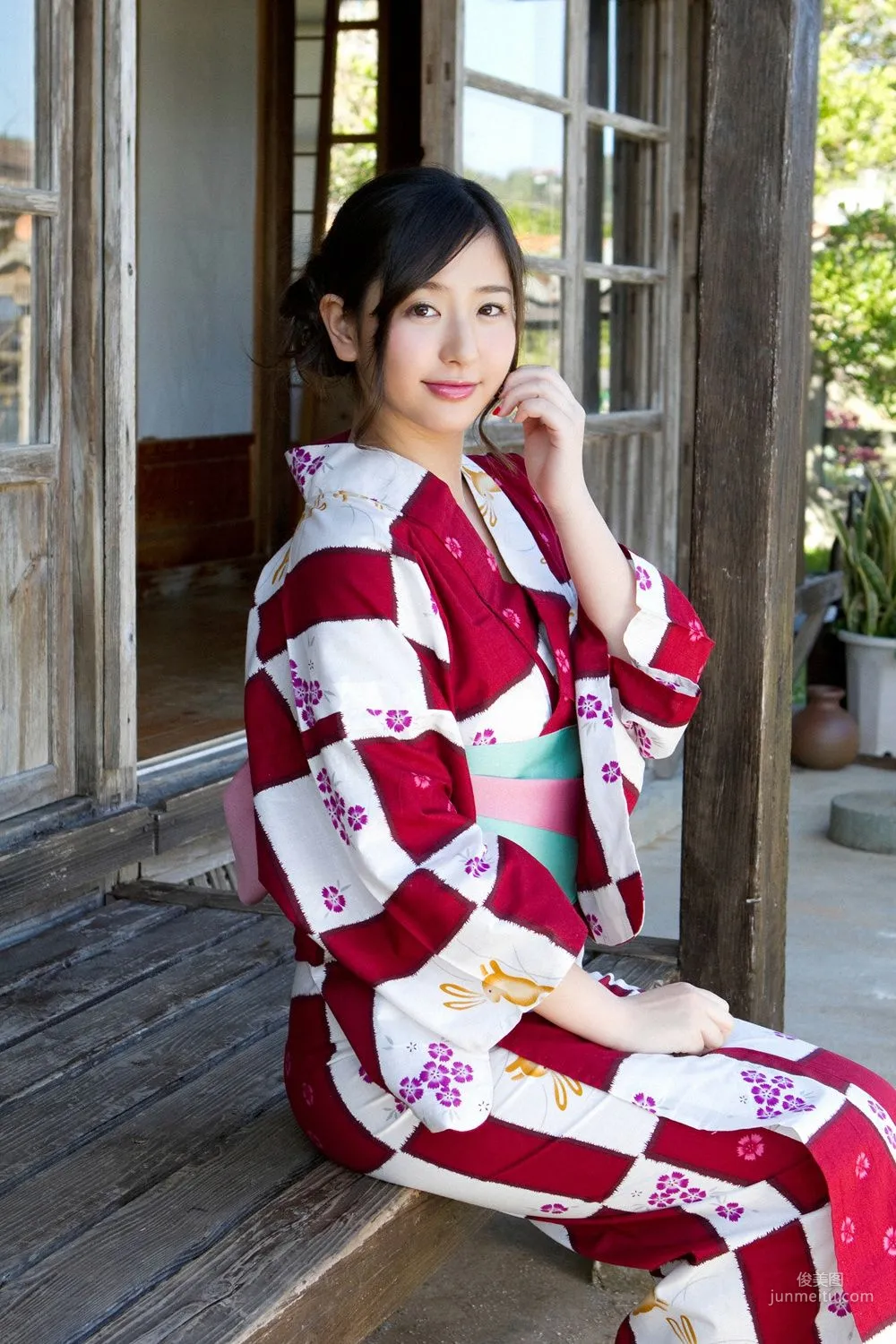 Yuri Murakami 'Ripened... Midsummer Fruit!' Photo Set [YS Web] Vol.561 photo 3