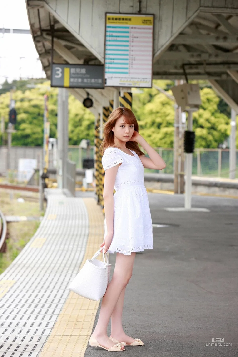 特林德尔・玲奈/トリンドル玲奈《甘～ぃ果実》写真集 [YS Web] Vol.5111