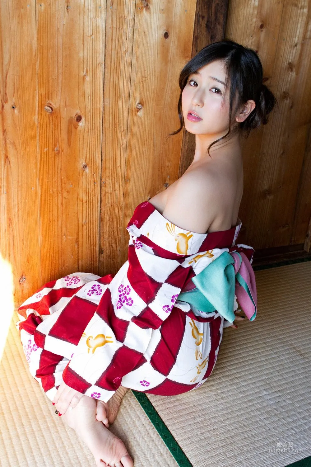 村上友梨《たわわに実った...真夏の果実！》写真集 [YS Web] Vol.5618