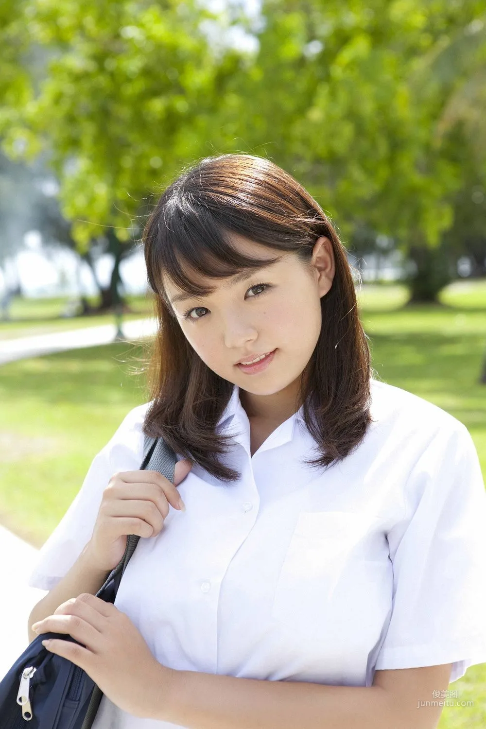 Ai Shinozaki, Rabutan and Summer Vacation Photo Set [YS Web] Vol.413 photo 13