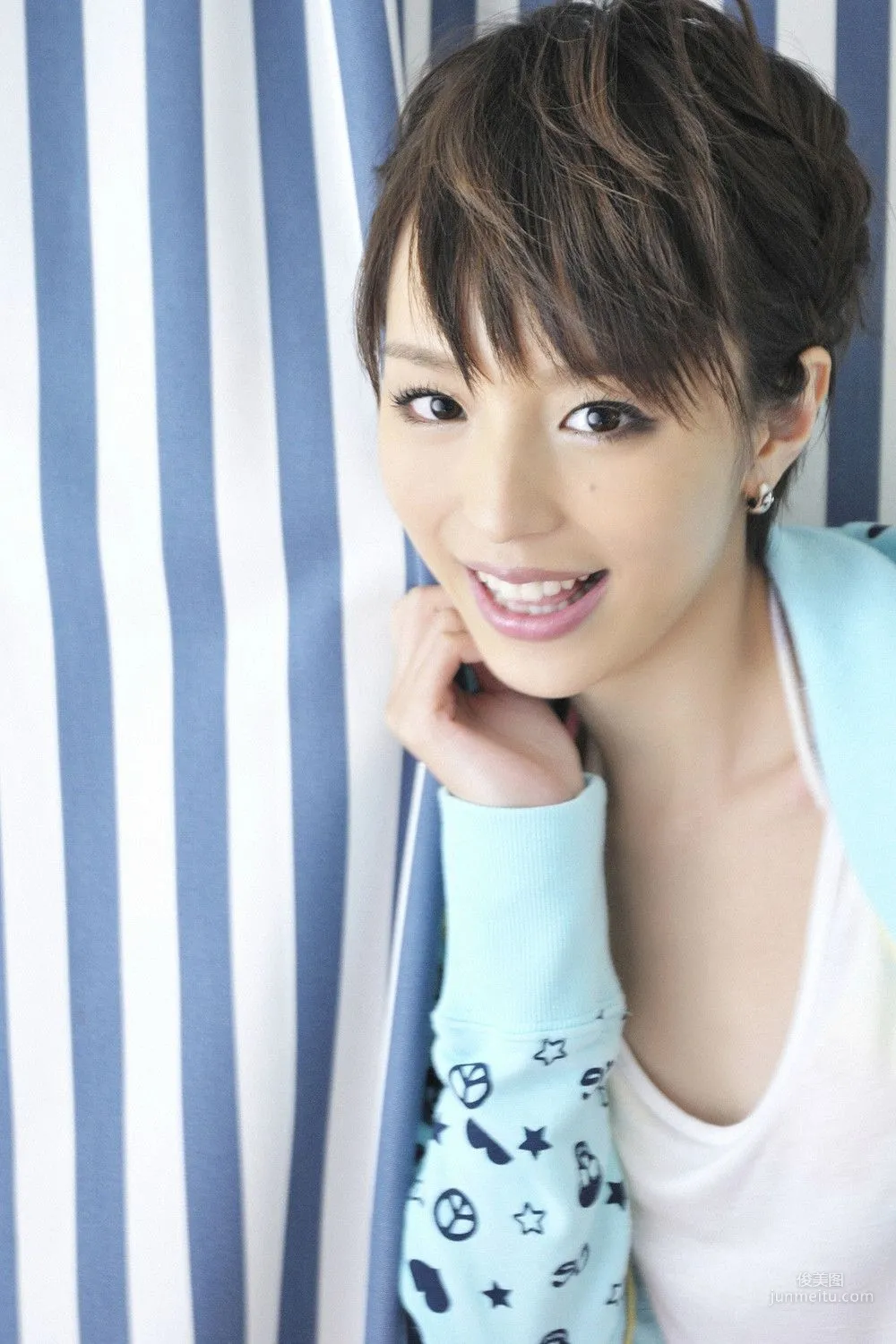 平野綾《抱きしめタイ!!》寫真集 [YS Web] Vol.390 3