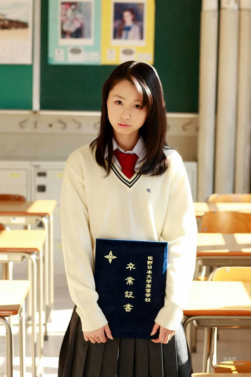 小池里奈《卒業～お藏だし秘藏カシト～》写真集 [YS Web] Vol.50010