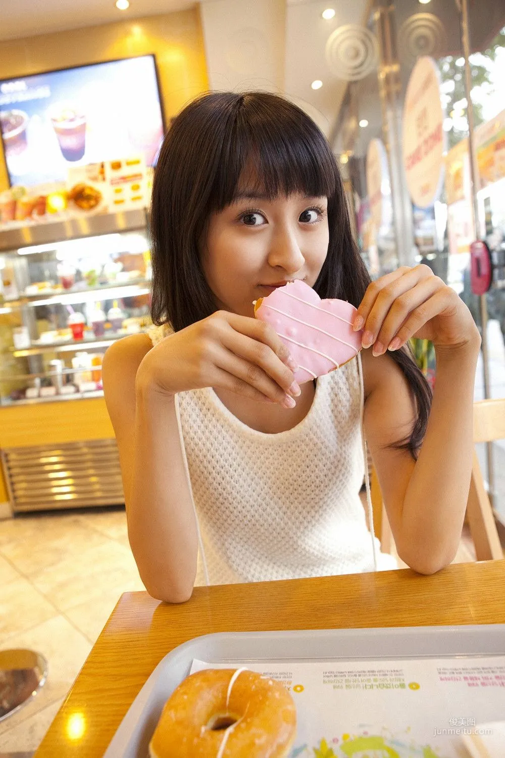 Mai Iriya Fell in Love in an Instant!! Photo Set [YS Web] Vol.386 photo 12