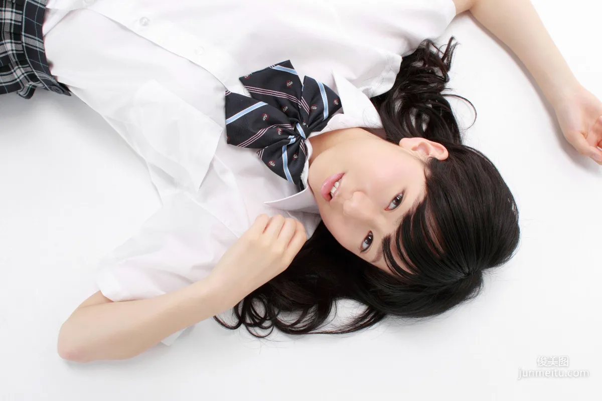 Natsumi Chiba, 17-Year-Old Half Girl Enrolls! Photo Set [YS Web] Vol.415 photo 19