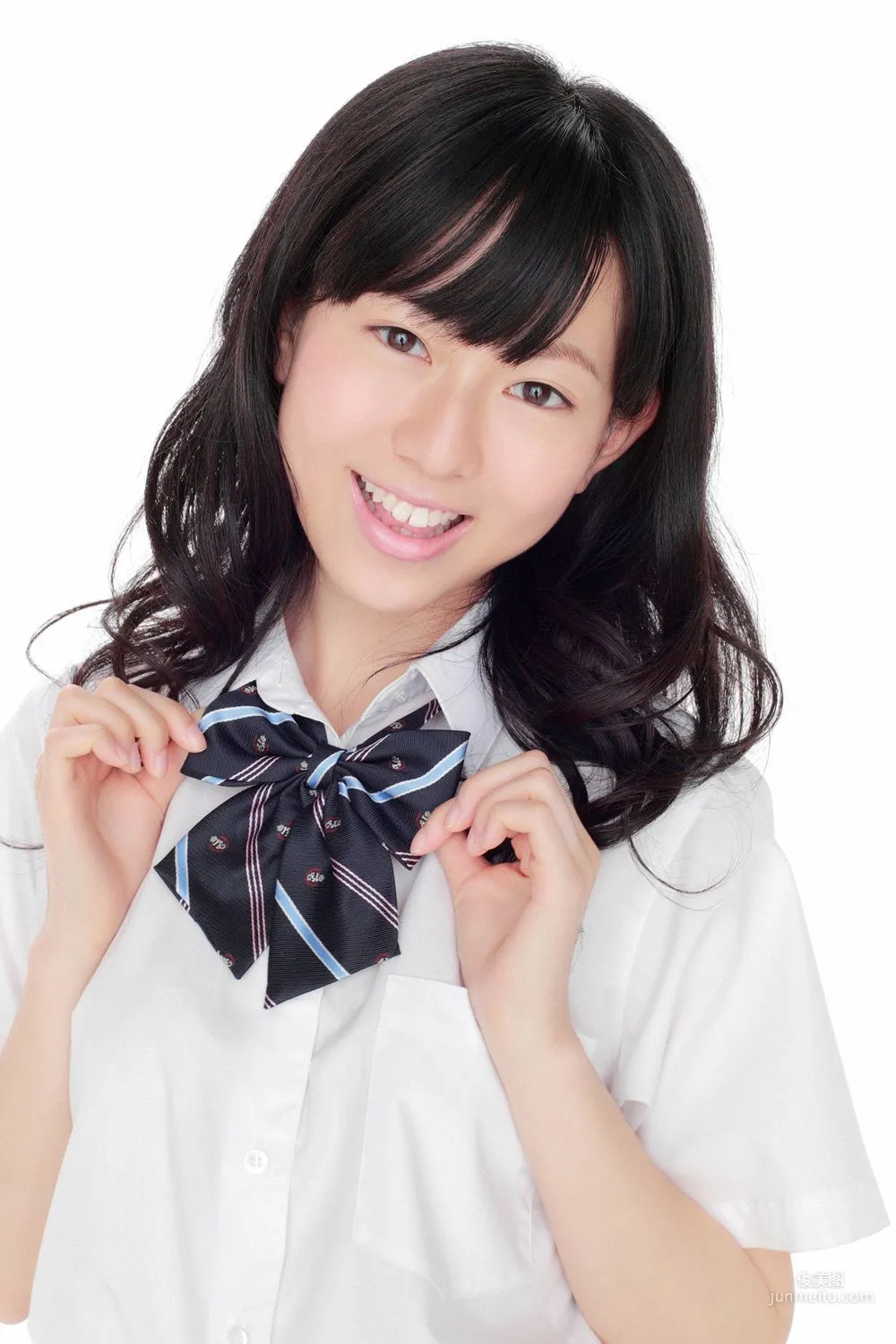 Natsumi Chiba, 17-Year-Old Half Girl Enrolls! Photo Set [YS Web] Vol.415 photo 3